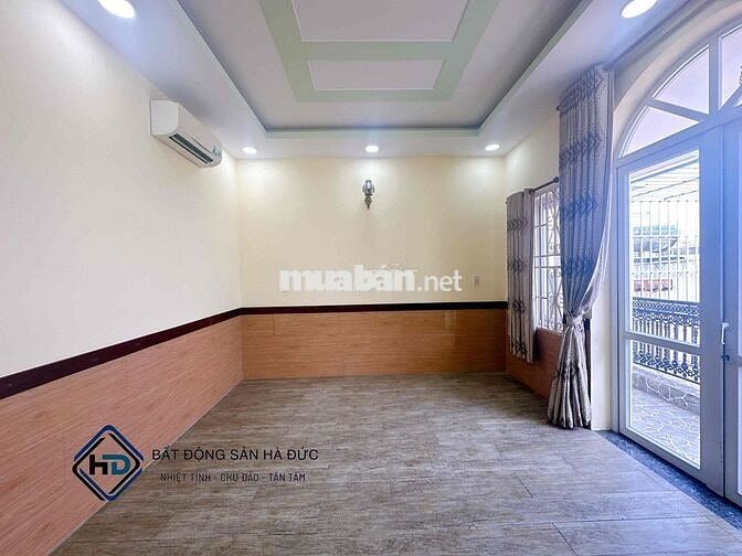 Nhà trệt 3 lầu 5x26 vị trí đẹp gần ngã tư sầm uất