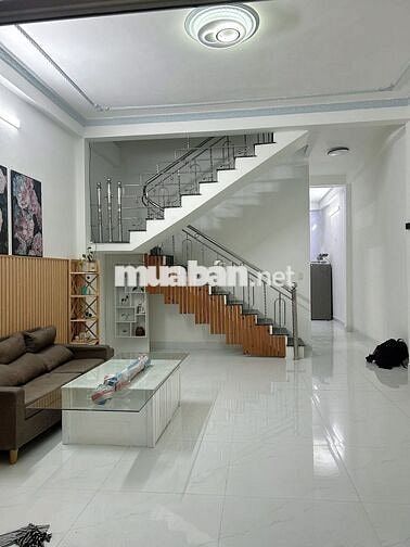 Nhà mới gần chợ , trường học full nội thất