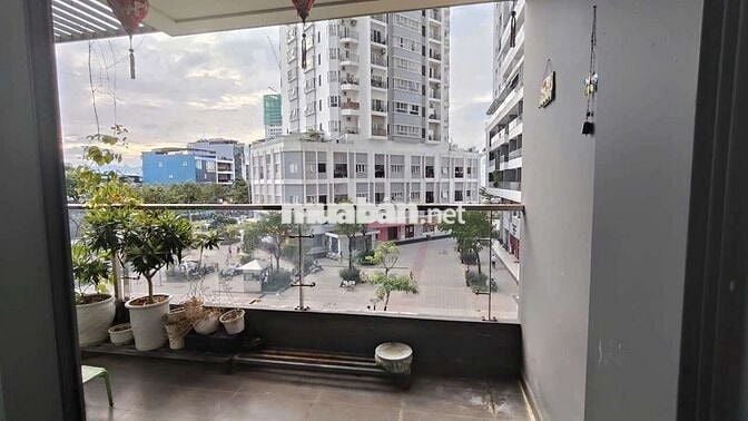 Cho thuê căn hộ 2 phòng ngủ Chung Cư Monarchy B