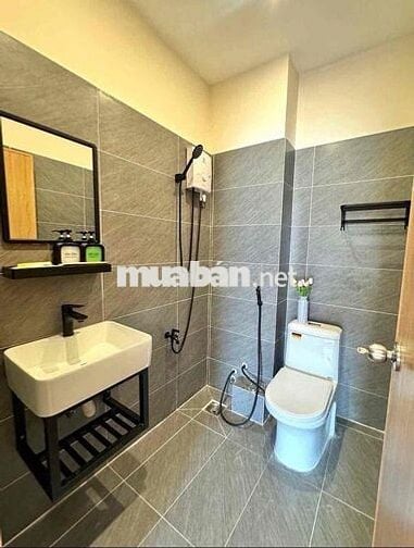 SIÊU PHẨM STUDIO FULL NỘI THẤT CÓ BAN CÔNG THIẾT KẾ HIỆN ĐẠI