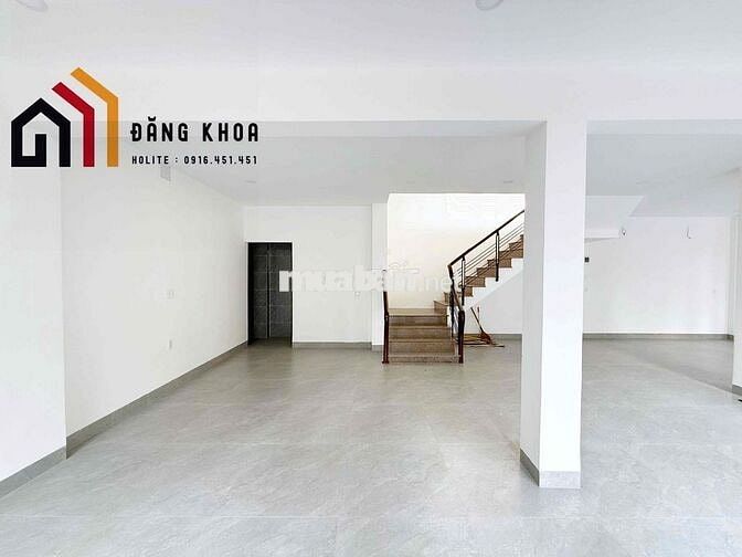 CHO THUÊ MẶT BẰNG MỚI XÂY GỐC 2 MẶT TIỀN TRUNG TÂM