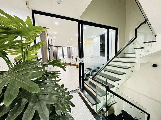 GĐ CẦN BÁN NHÀ PHỐ HUẾ - LÒ ĐÚC 39m2 5T 30m ra phố nhỉnh 8 Tỷ