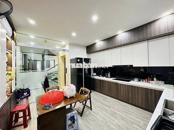 GĐ CẦN BÁN NHÀ PHỐ HUẾ - LÒ ĐÚC 39m2 5T 30m ra phố nhỉnh 8 Tỷ