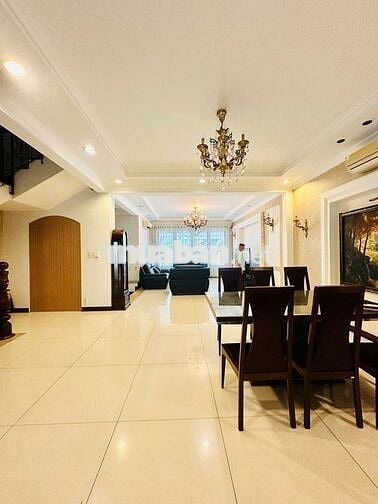 CHO THUÊ NHÀ GÓC 2 MẶT TIỀN ĐƯỜNG HOA PHƯỢNG - XEM NHÀ NGAY.