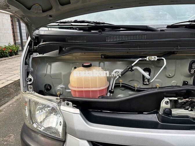 Toyota Hiace 2014 máy dầu - Xe đưa đón chuyên gia