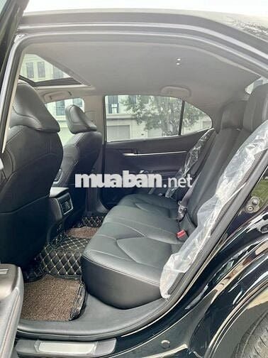 Toyota Camry 2022 2.0Q - siêu lướt 22,000 km.