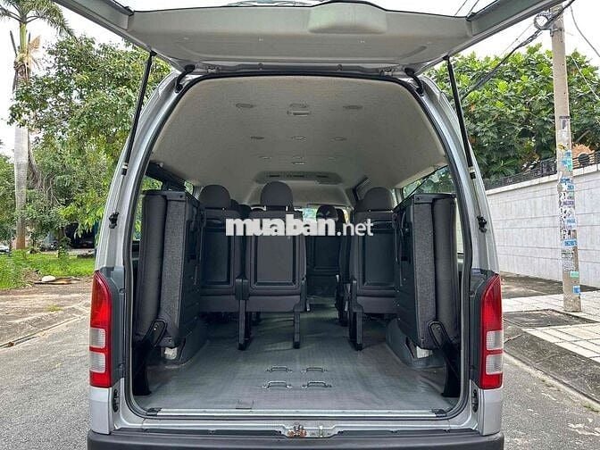 Toyota Hiace 2014 máy dầu - Xe đưa đón chuyên gia