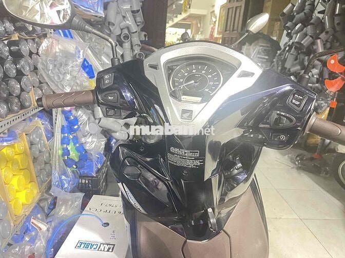 honda lead nhà dùng it đi