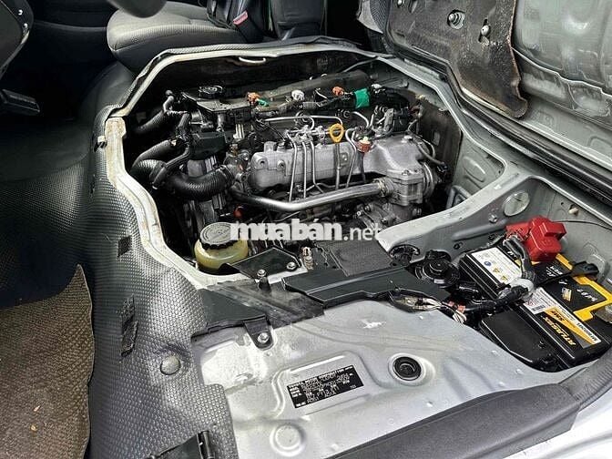 Toyota Hiace 2014 máy dầu - Xe đưa đón chuyên gia