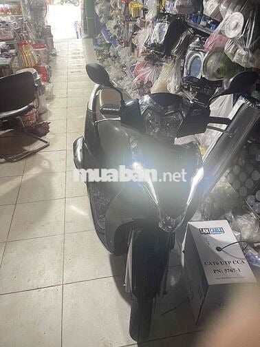 honda lead nhà dùng it đi