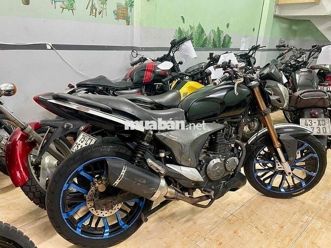 moto benelli tnt 150