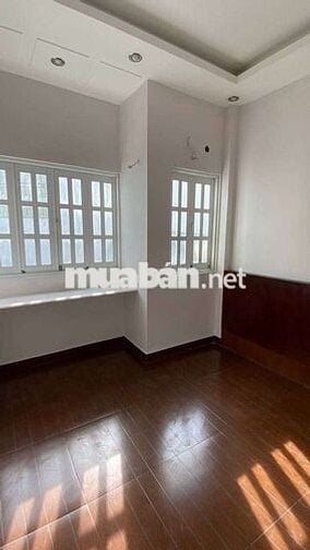 Bán nhà quận 11 đường Trần Quý