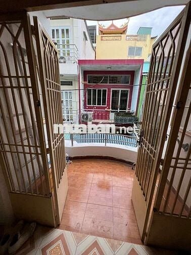 Cho Thuê nhà ở nguyên căn hẻm quận 4