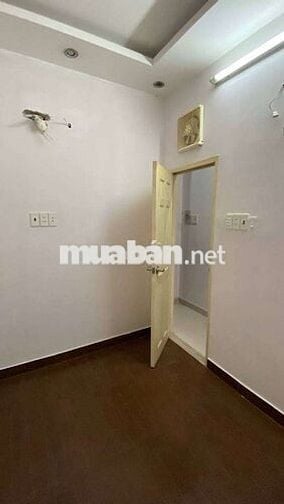 Bán nhà quận 11 đường Trần Quý