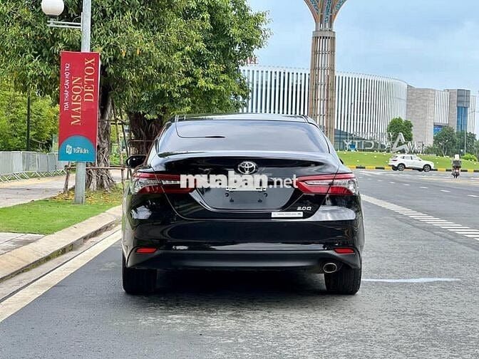 Toyota Camry 2022 2.0Q - siêu lướt 22,000 km.