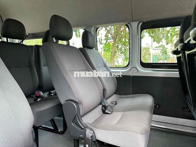 Toyota Hiace 2014 máy dầu - Xe đưa đón chuyên gia