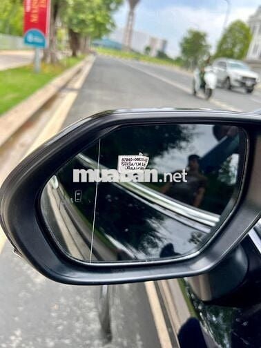 Toyota Camry 2022 2.0Q - siêu lướt 22,000 km.