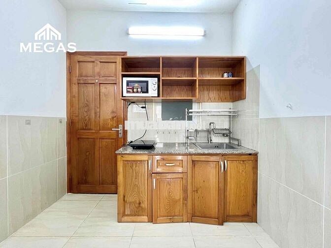 CĂN HỘ 2PN BANCONG - THANG MÁY - NGAY HOÀNG DIỆU, LÊ VĂN LINH - QUẬN 4