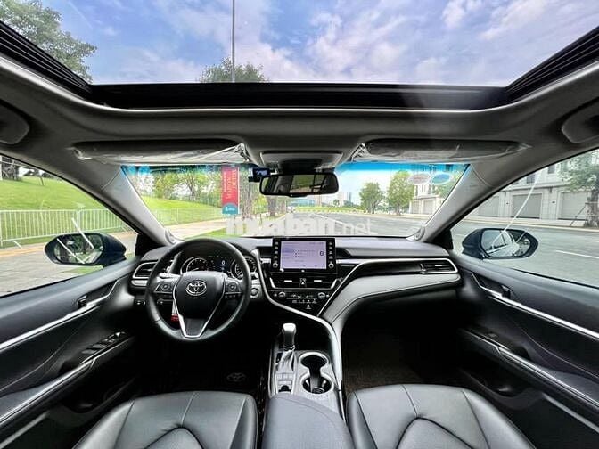 Toyota Camry 2022 2.0Q - siêu lướt 22,000 km.