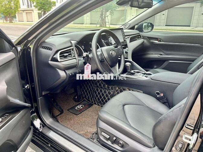 Toyota Camry 2022 2.0Q - siêu lướt 22,000 km.