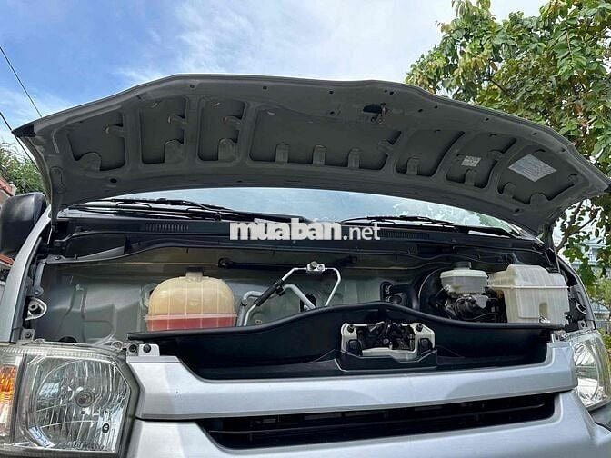 Toyota Hiace 2014 máy dầu - Xe đưa đón chuyên gia