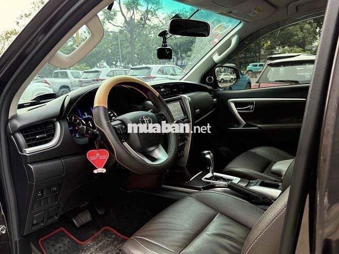 Toyota Fortuner 2016 2.7V Mẫu mới 2017 - Máy Xăng