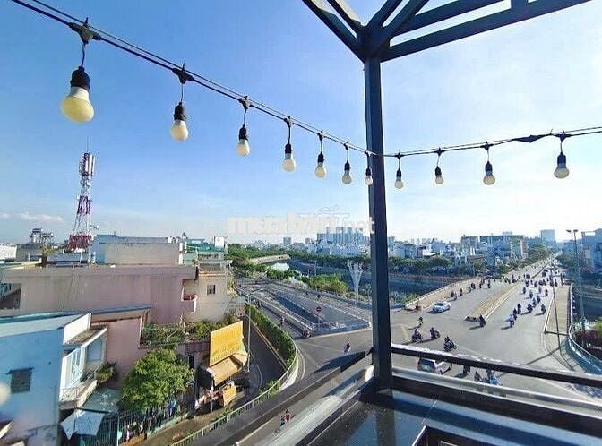 CHO THUÊ góc 2 mặt tiền Nguyễn Văn Luông Phạm Văn Chí Q6 view đẹp