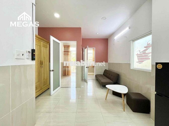 CĂN HỘ 2PN BANCONG - THANG MÁY - NGAY HOÀNG DIỆU, LÊ VĂN LINH - QUẬN 4