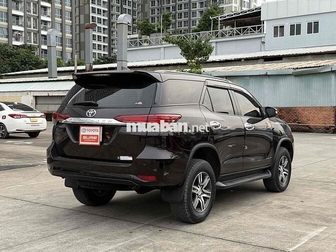 Toyota Fortuner 2016 2.7V Mẫu mới 2017 - Máy Xăng