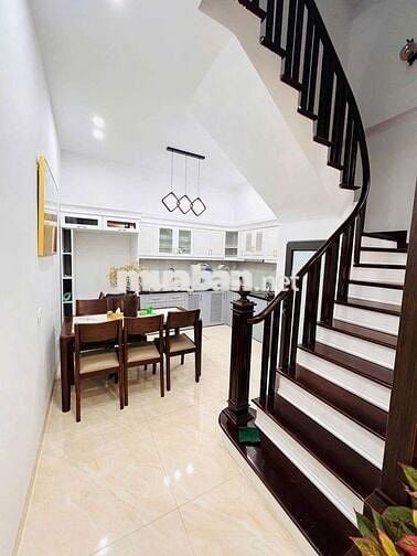 Cho thuê nhà MỚI TINH ngõ 169 Hoàng Mai, 36m2, 4 ngủ, giá 16 triệu