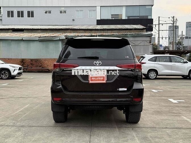 Toyota Fortuner 2016 2.7V Mẫu mới 2017 - Máy Xăng