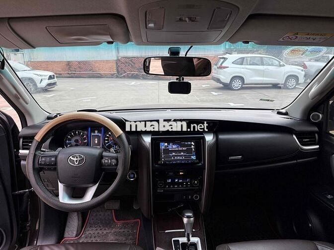 Toyota Fortuner 2016 2.7V Mẫu mới 2017 - Máy Xăng