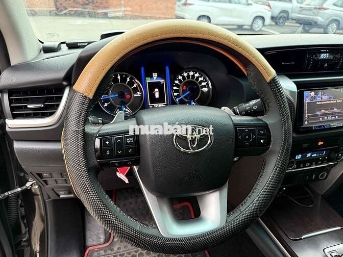 Toyota Fortuner 2016 2.7V Mẫu mới 2017 - Máy Xăng