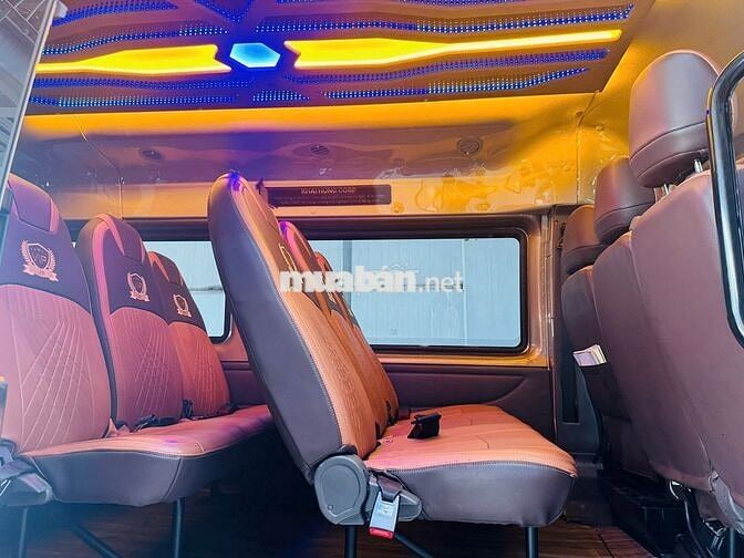 Ford Transit 2023 Tiêu chuẩn