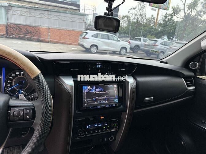 Toyota Fortuner 2016 2.7V Mẫu mới 2017 - Máy Xăng