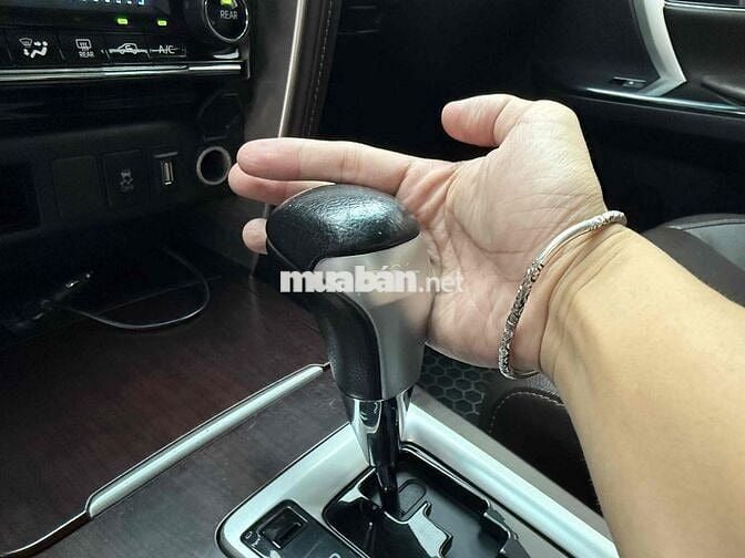 Toyota Fortuner 2016 2.7V Mẫu mới 2017 - Máy Xăng
