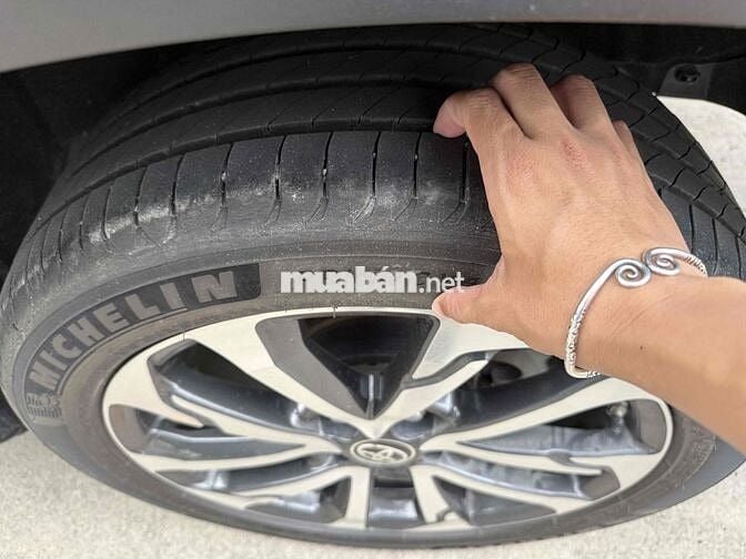 Toyota Corolla Cross 2022 1.8V - Bản Xăng Cao Cấp