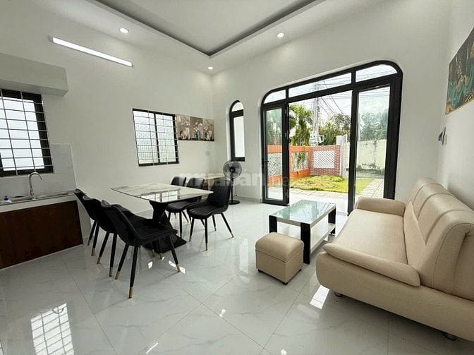 Nhà mới xây dựng đã hoàn công đầy đủ