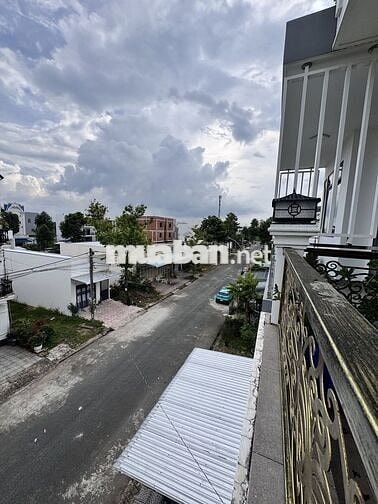 Nhà 2 lầu giá cạnh tranh nhất phân khúc tại kdc hồng loan