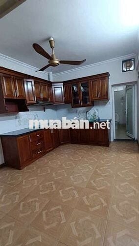 CHO THUÊ CĂN HỘ TẬP THỂ TẦNG 3– LÒ ĐÚC, 70M2 -2 NGỦ - GIÁ 10.5 TRIỆU