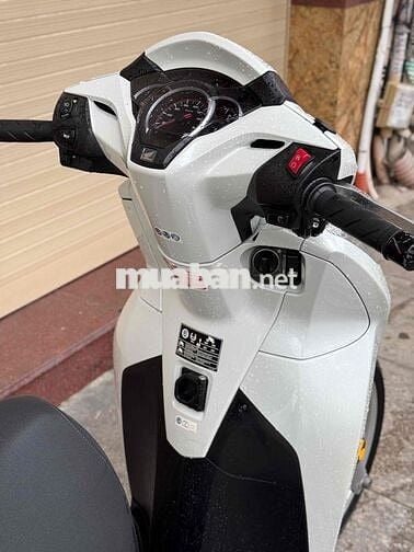 Cần bán SH 300i 2016