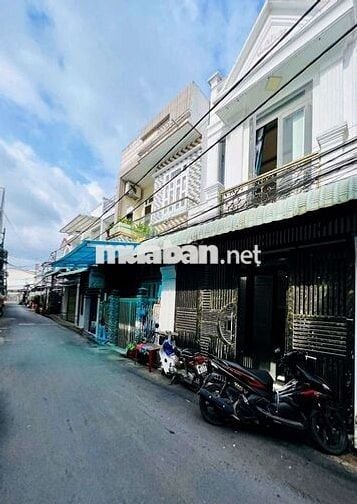 NHÀ 3 PHÒNG NGỦ - HẺM 12 HOÀNG QUỐC VIỆT