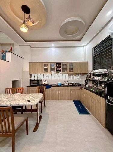 NHÀ 3 PHÒNG NGỦ - HẺM 12 HOÀNG QUỐC VIỆT