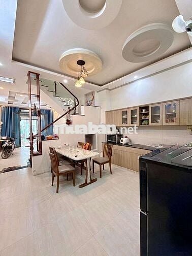 NHÀ 3 PHÒNG NGỦ - HẺM 12 HOÀNG QUỐC VIỆT