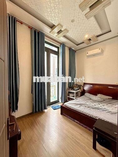 NHÀ 3 PHÒNG NGỦ - HẺM 12 HOÀNG QUỐC VIỆT