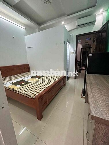 Cho thuê phòng ban công view cực chill giá hạt dẻ ngay ttam Q8 Q5