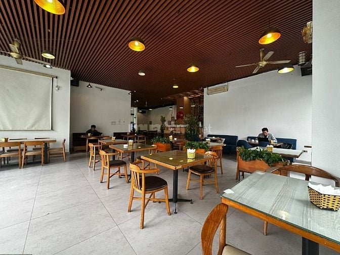 CC cho thuê 136m2 cửa hàng, cafe và CCCC 66m2/2pN tại 234 Phạm V Đồng