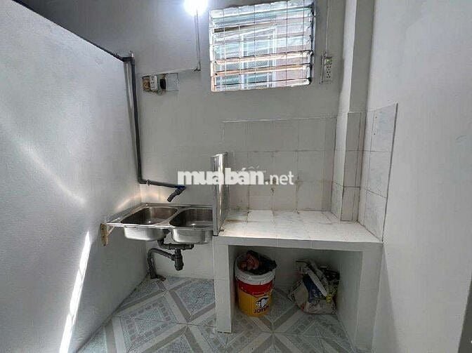 Nhà bán gấp giảm giá sập sàn , trung tâm Q6 , 25m2 , lô góc .