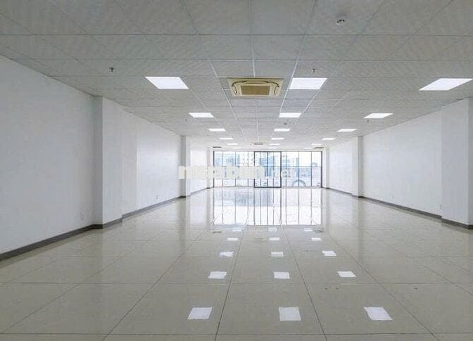 MT Hùng Vương ngay ngã 4 Nguyễn Tri Phương QUẬN 5