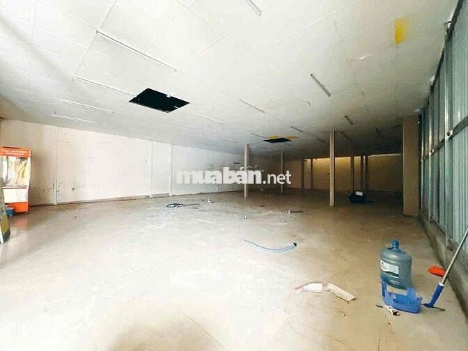 CHO THUÊ MẶT BẰNG - MẶT TIỀN CHỢ  DT: 11m * 25m